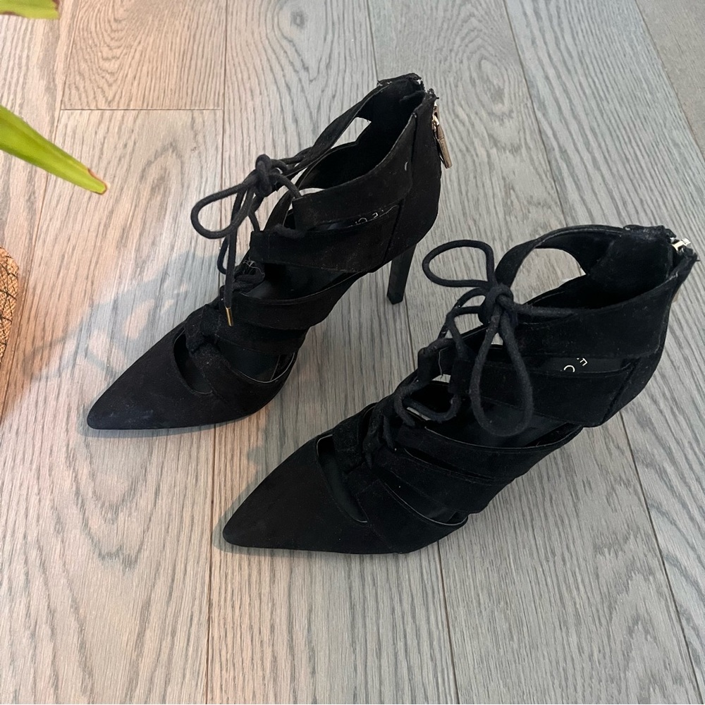 Le Chateau | 6 | Black Lace-Up Heels